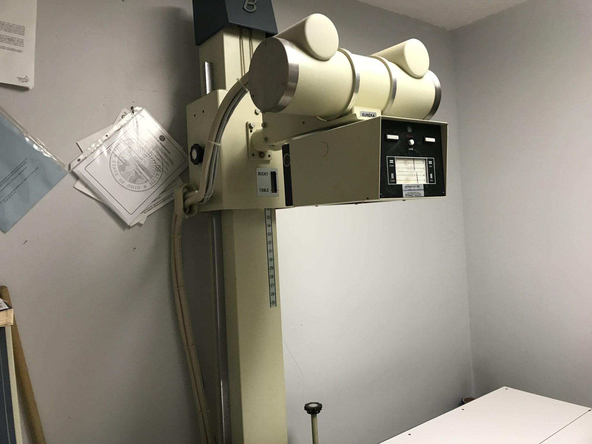 Bennett X-Ray Machine and Table | VEEN America - Veterinary Equipment ...
