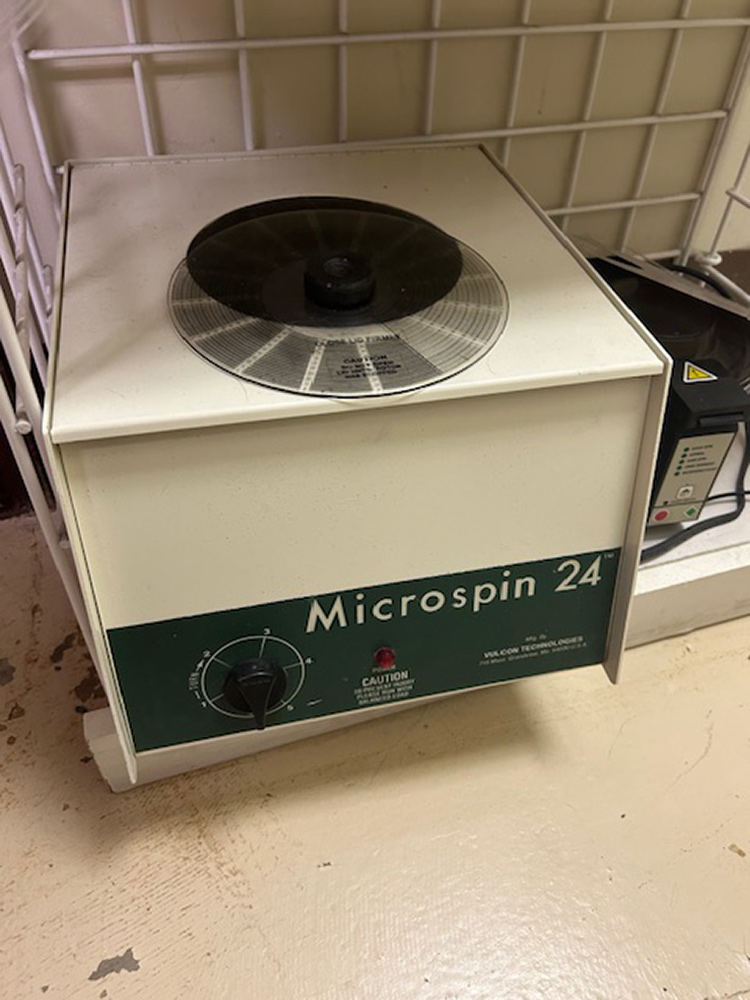 MicroSpin 24 Microhematocrit Centrifuge