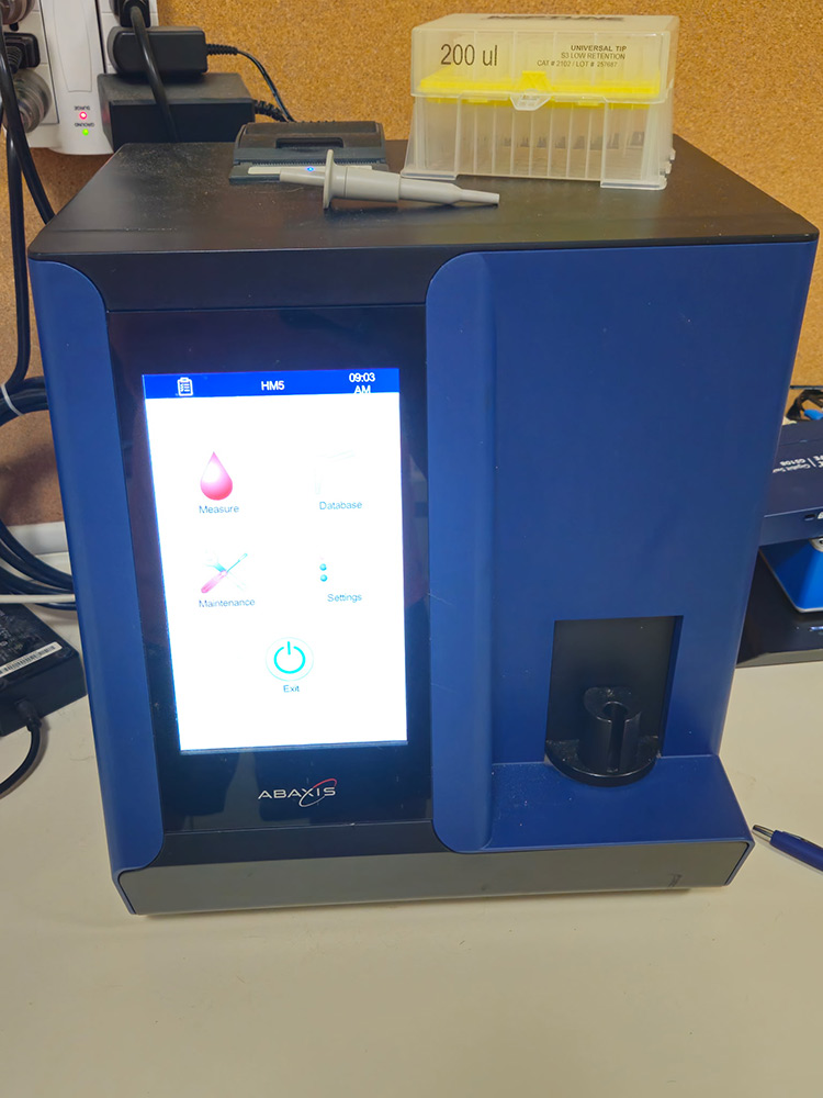 Abaxis VetScan HM5 Hematology Analyzer