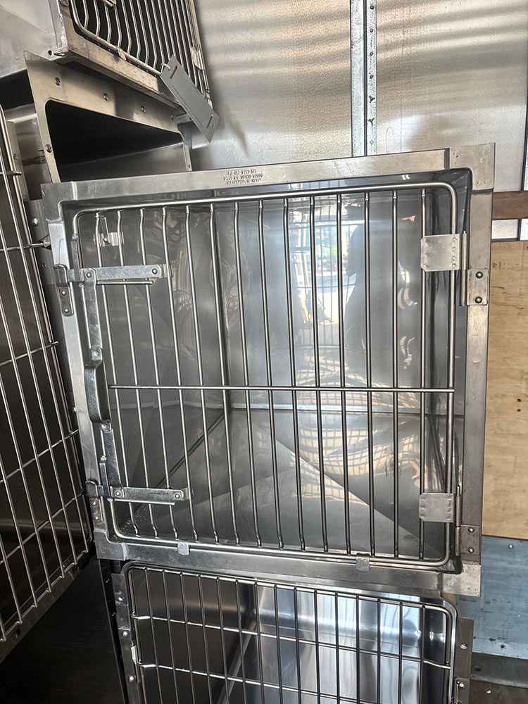 Dirck Stainless Cage 24 x 24