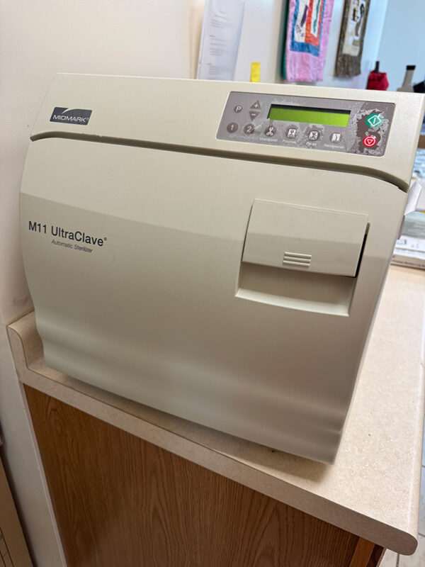 Midmark M11 Automatic Autoclave