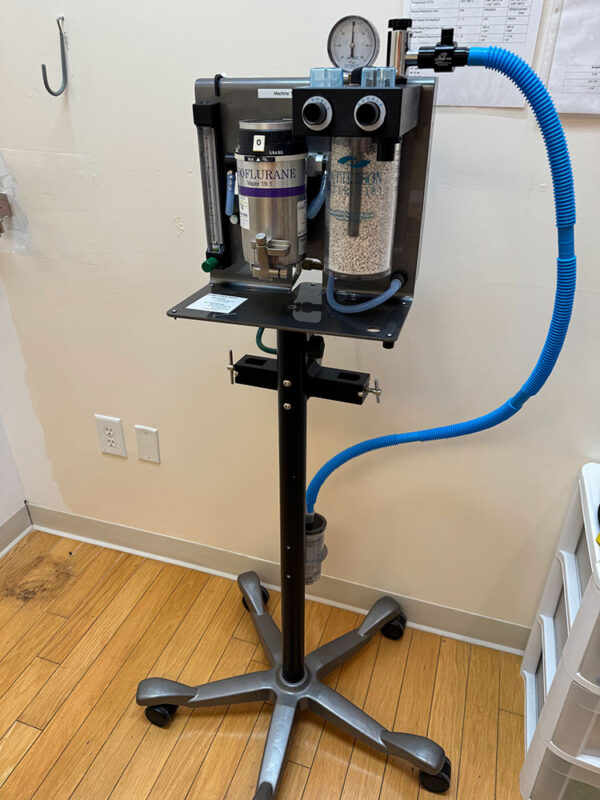 patterson-anesthesia-machine-with-isoflurane-vaporizer