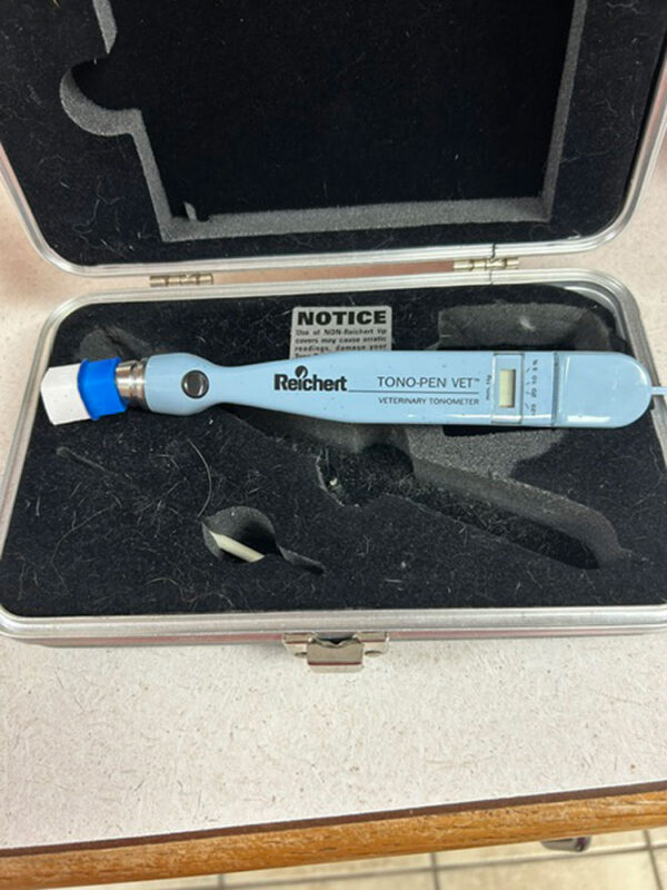 reichert-tono-pen-vet-tonometer