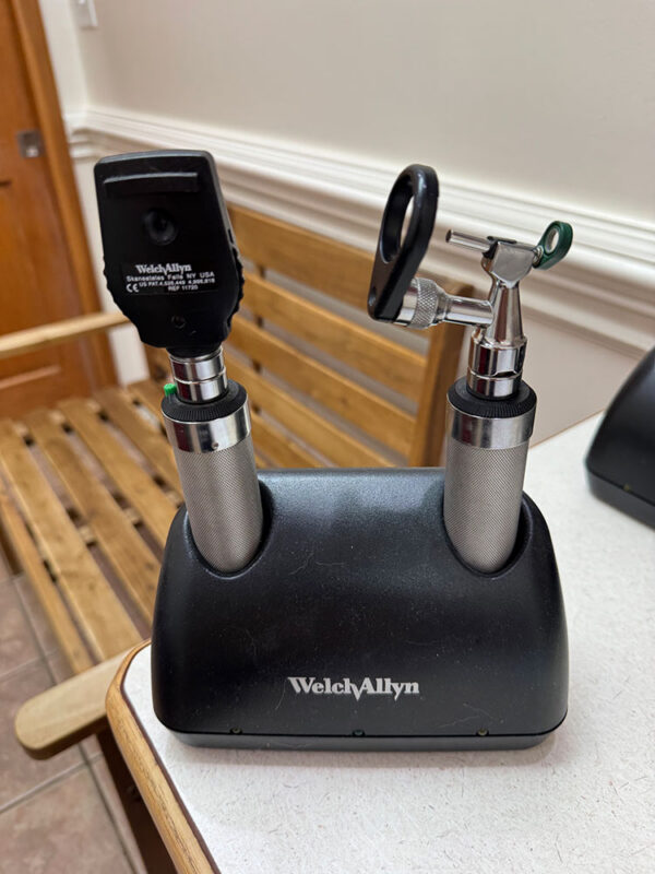 Welch Allyn Diagnostic Desk Set – Otoscope & Ophthalmoscope